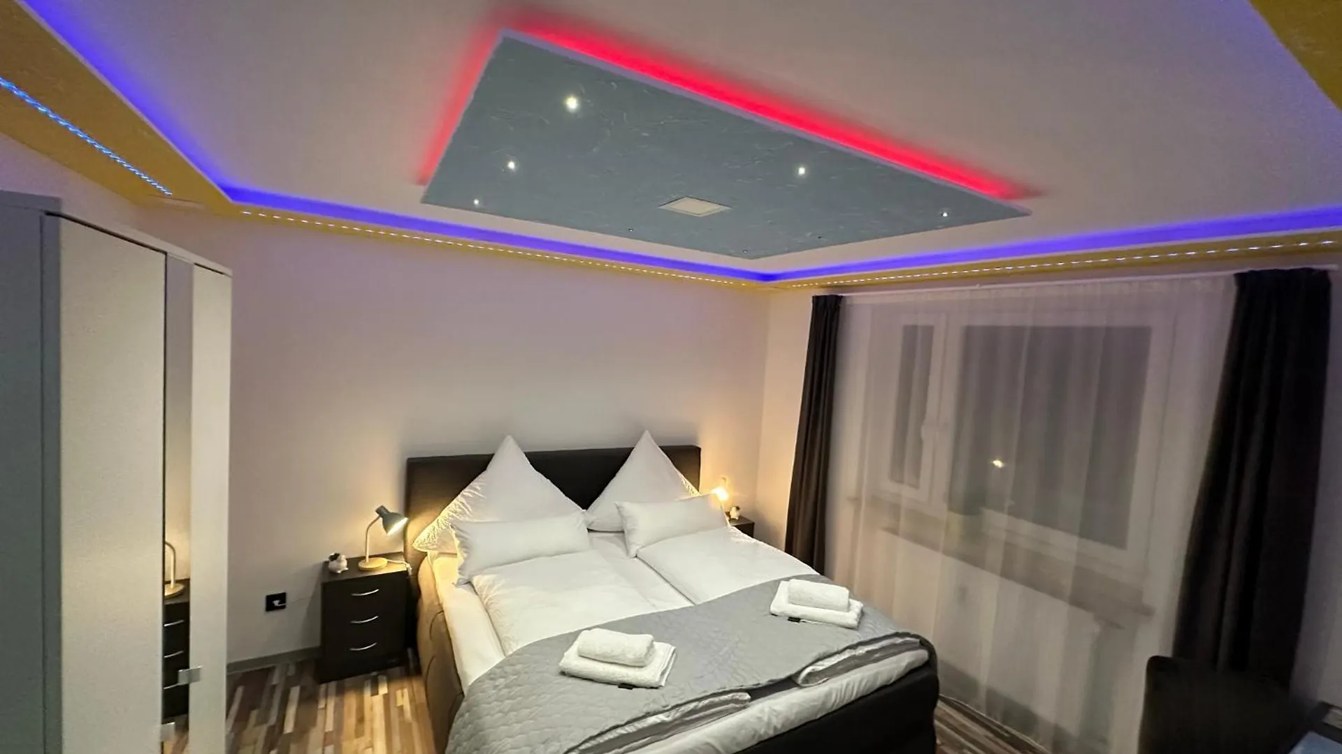 Modern Apartments Neuburg P - Top - 2 Zimmer, Komfort, Balkon, Wi-Fi, Smart Tv, Grosse Dusche, Kueche Neuburg an Der Donau Deutschland