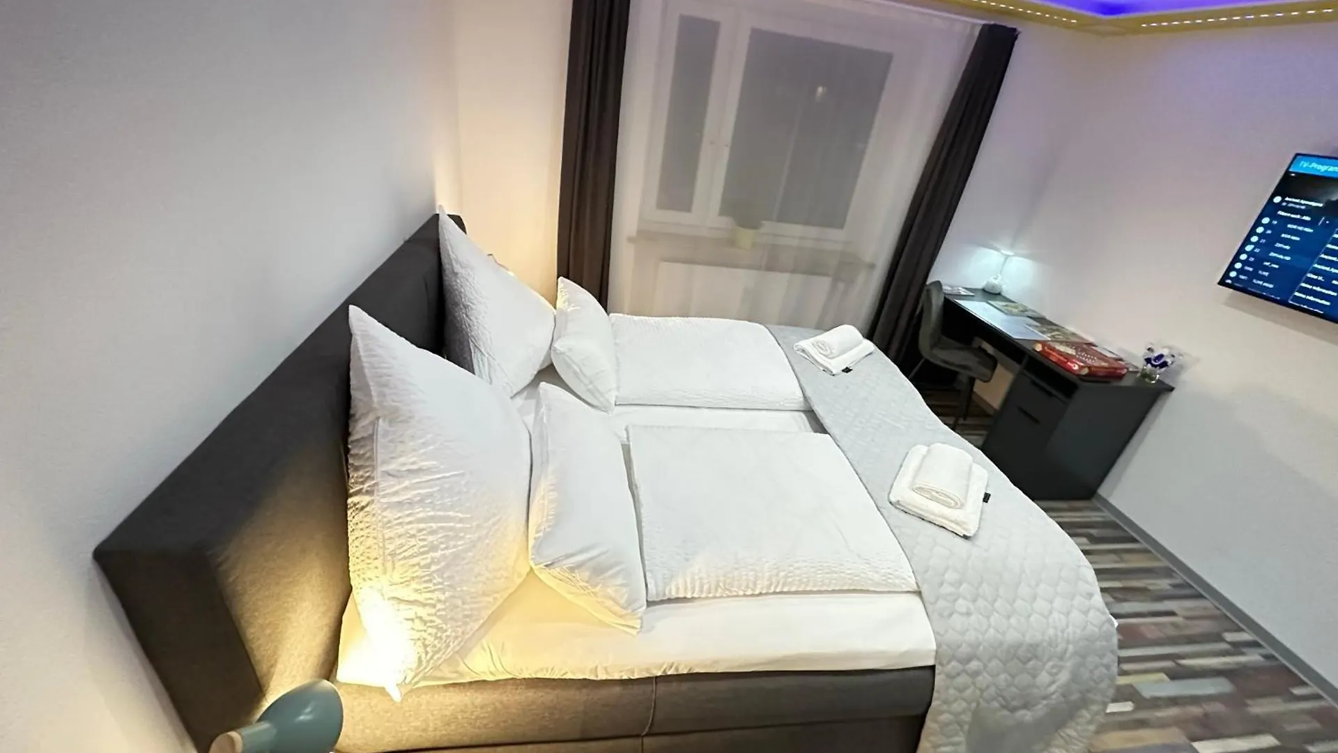 Modern Apartments Neuburg P - Top - 2 Zimmer, Komfort, Balkon, Wi-Fi, Smart Tv, Grosse Dusche, Kueche Neuburg an Der Donau