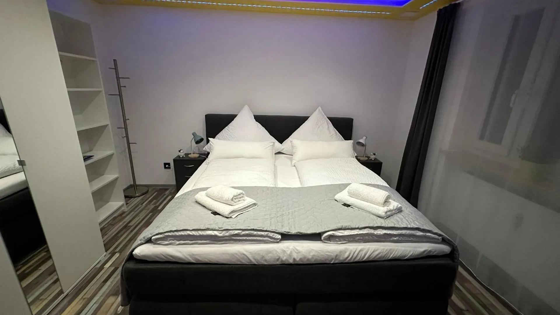 Modern Apartments Neuburg P - Top - 2 Zimmer, Komfort, Balkon, Wi-Fi, Smart Tv, Grosse Dusche, Kueche Neuburg an Der Donau 0*,
